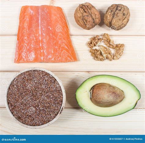 do walnuts contain omega 3|walnuts vs fish for omega 3.